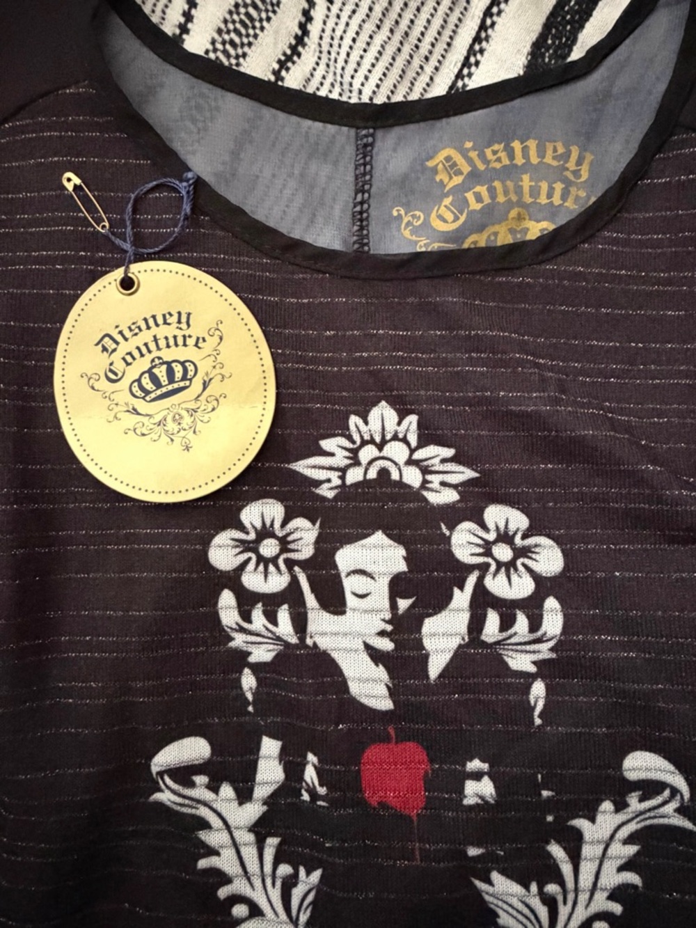 DISNEY COUTURE  Snow White  Just One Bite TOP S